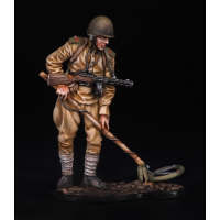 Рядовой сапёрных частей Красной Армии с миноискателем 1943-45 | Масштаб 1:32 | E.K.Castings