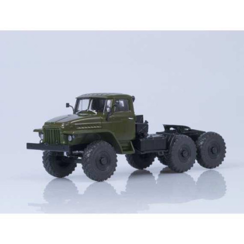 Модель Вантажівка УРАЛ-377С 6х4 сідельний тягач, 1965 р. (хакі) | Автоісторія