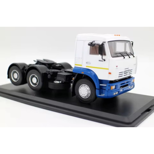 Модель вантажівки Тягач КАМАЗ-6460 (біло-синій) | SSM