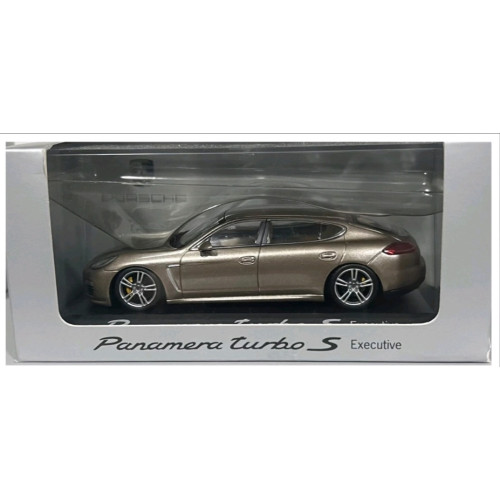 Модель Porsche Panamera Turbo S Executive | Minichamps