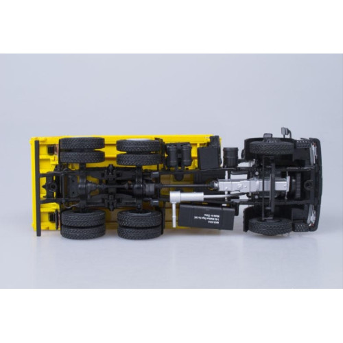 Модель самоскида МАЗ-5516 (жовтогарячий) 1994 року | Автоісторія