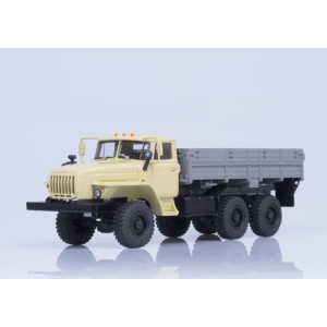 Модель вантажівки Урал 43202-31 бортова | Автоісторія