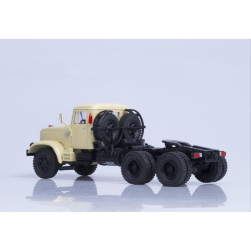 Модель вантажівки КрАЗ-258Б1 Сідельний тягач 1987-1993 пісочний | Наш Автопром