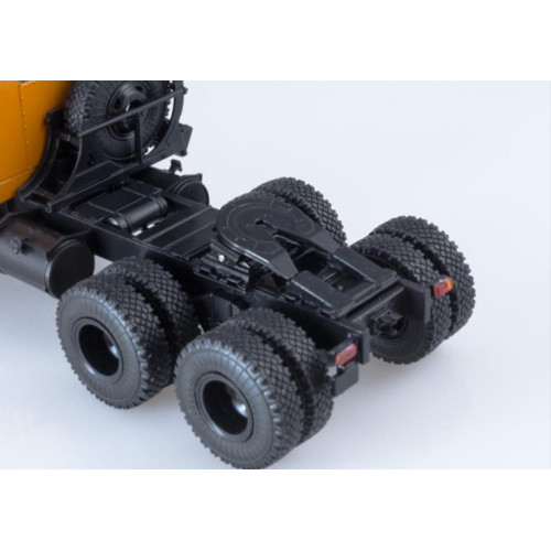 Модель вантажівки КрАЗ-258Б Сідельний тягач 1969-1977 (жовтий) | Наш Автопром