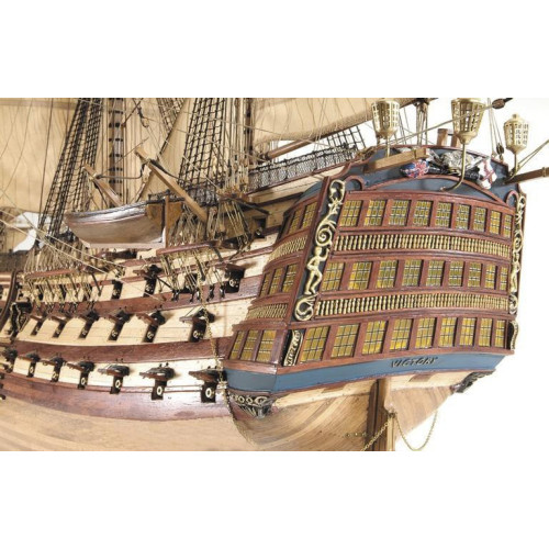 Модель дерев'яного вітрильника для склеювання H. M. S. VICTORY